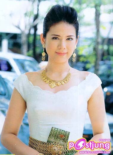 มาดูกันว่าดาราสาวๆเค้าใส่ชุดไทยกัน แล้วจะสวยแค่ไหน (อาจจะมีคนที่คุณชอบก็ได้ เข้ามาดูกัน มีหลายคนมาก)