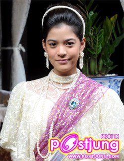 มาดูกันว่าดาราสาวๆเค้าใส่ชุดไทยกัน แล้วจะสวยแค่ไหน (อาจจะมีคนที่คุณชอบก็ได้ เข้ามาดูกัน มีหลายคนมาก)