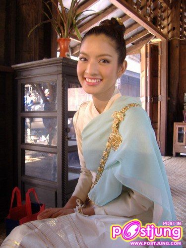 ทำไม??? นางเอก-นางแบบสาวไทยไม่เลือกชุดไทยออกงานแทนที่จะใส่ชุดแบนร์ดเนม