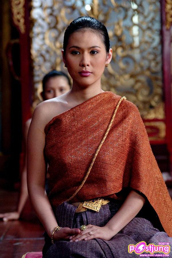 ทำไม??? นางเอก-นางแบบสาวไทยไม่เลือกชุดไทยออกงานแทนที่จะใส่ชุดแบนร์ดเนม
