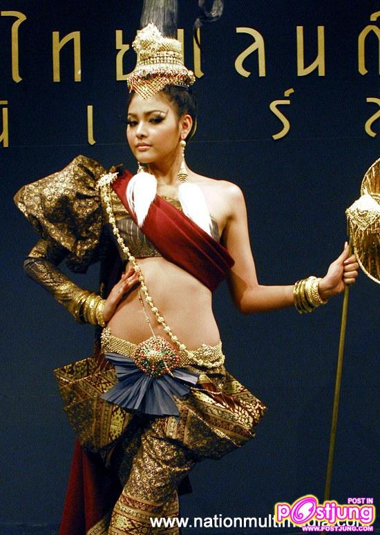 3 ปีซ้อนกับชุดประจำชาติของประเทศไทยที่เด่นๆบนเวที MISS UNIVERSE ปีนี้คงชนะเลิศอีกแน่นอน