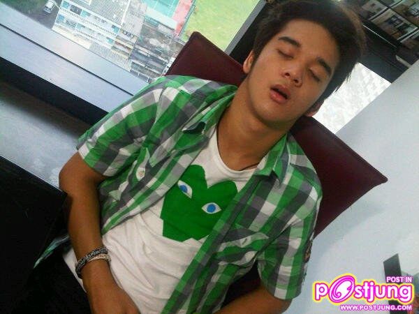 [แอบถ่าย] สภาพเมื่อเหล่า the star หลับ
