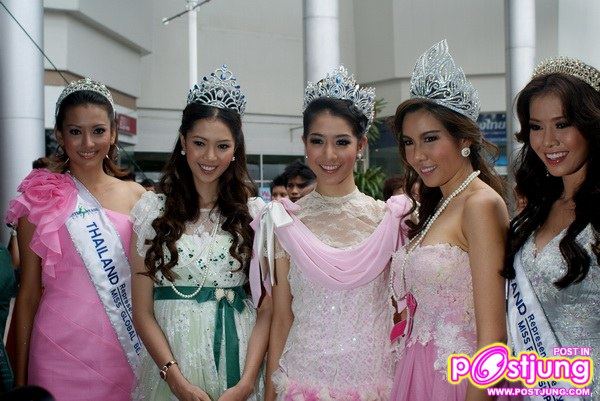 5 สาวงามร่วมงานเปิด "เทศกาลขนมไทยวันวาน" ณ ห้างสรรพสินค้า เซ็นทรัล รัตนาธิเบศถ์
