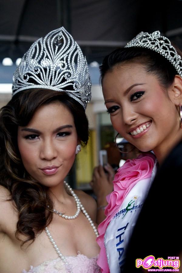 5 สาวงามร่วมงานเปิด "เทศกาลขนมไทยวันวาน" ณ ห้างสรรพสินค้า เซ็นทรัล รัตนาธิเบศถ์