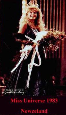 อมตะความงามแห่งชุดราตรีสีขาวบนเวที Miss Universe (ดูสิว่าสีอื่นๆจะสวยกว่าสีขาวไหมในแต่ละปี)