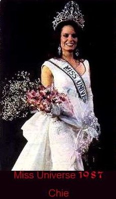 อมตะความงามแห่งชุดราตรีสีขาวบนเวที Miss Universe (ดูสิว่าสีอื่นๆจะสวยกว่าสีขาวไหมในแต่ละปี)