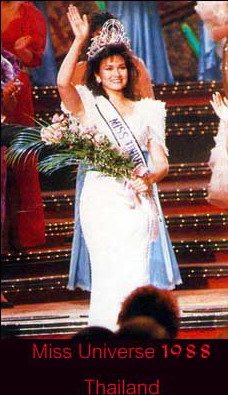 อมตะความงามแห่งชุดราตรีสีขาวบนเวที Miss Universe (ดูสิว่าสีอื่นๆจะสวยกว่าสีขาวไหมในแต่ละปี)