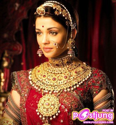 นางงามจากอินเดียที่มีความสวยอยู่ตลอดกาลเธอคือ " Aishwarya Rai "