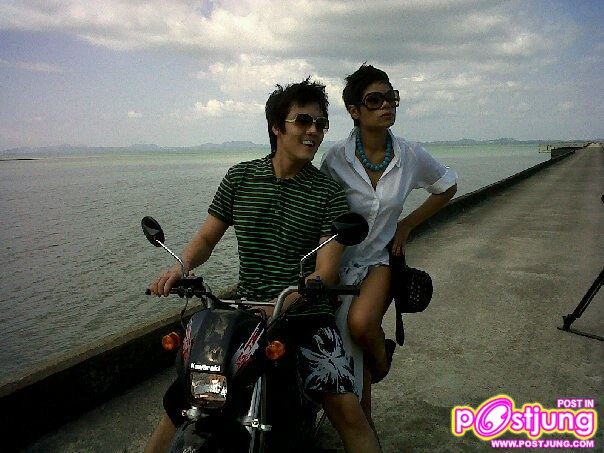 มาดูต้นฉบับท่ายกขาตีเข่าของปุ๊กลุ๊กกันก่อนที่ท่านี้จะเป็นที่ฮิตกันในหมู่ MU2010