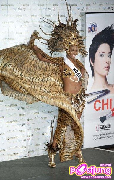 National Costume เริ่มแต่งตัวกันแล้ว (ขอเริ่มที่ประเทศไทยก่อนนะ ชื่อประเทศดูที่สายสะพายนะ)