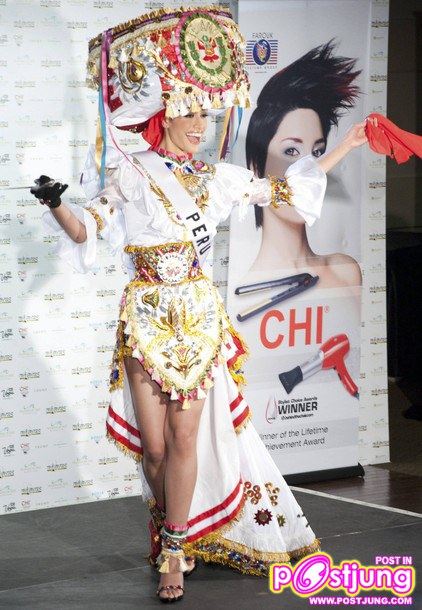 National Costume เริ่มแต่งตัวกันแล้ว (ขอเริ่มที่ประเทศไทยก่อนนะ ชื่อประเทศดูที่สายสะพายนะ)