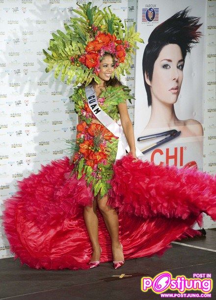 National Costume เริ่มแต่งตัวกันแล้ว (ขอเริ่มที่ประเทศไทยก่อนนะ ชื่อประเทศดูที่สายสะพายนะ)