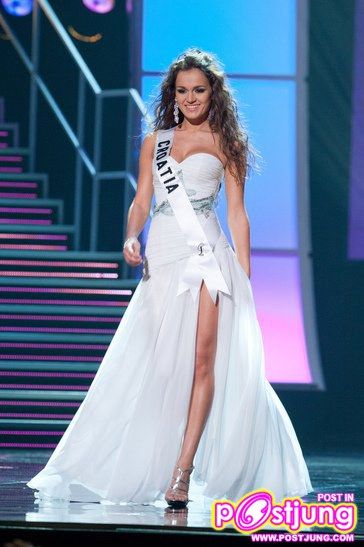 MU 2010 # Preliminary Competition - Evening Gown (เรียงตามตัวอักษรที่สายสะพาย)