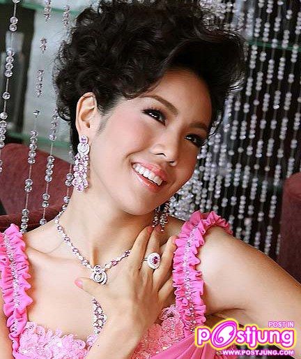 นางงามยุคใหม่ สวย ฉลาด อ่อนน้อม คิดถึงคนอื่น ชุติมา ดุรงค์เดช(ไข่มุก) Miss Thailand Universe 2009