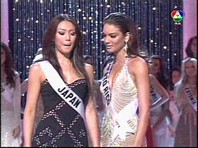 MU 2010 โปรดอย่าลืม...อาถรรภ์ยืนข้างขวาจะชนะได้ มงกุฎไป จริงหรือไม่??? วันนี้รู้กัน