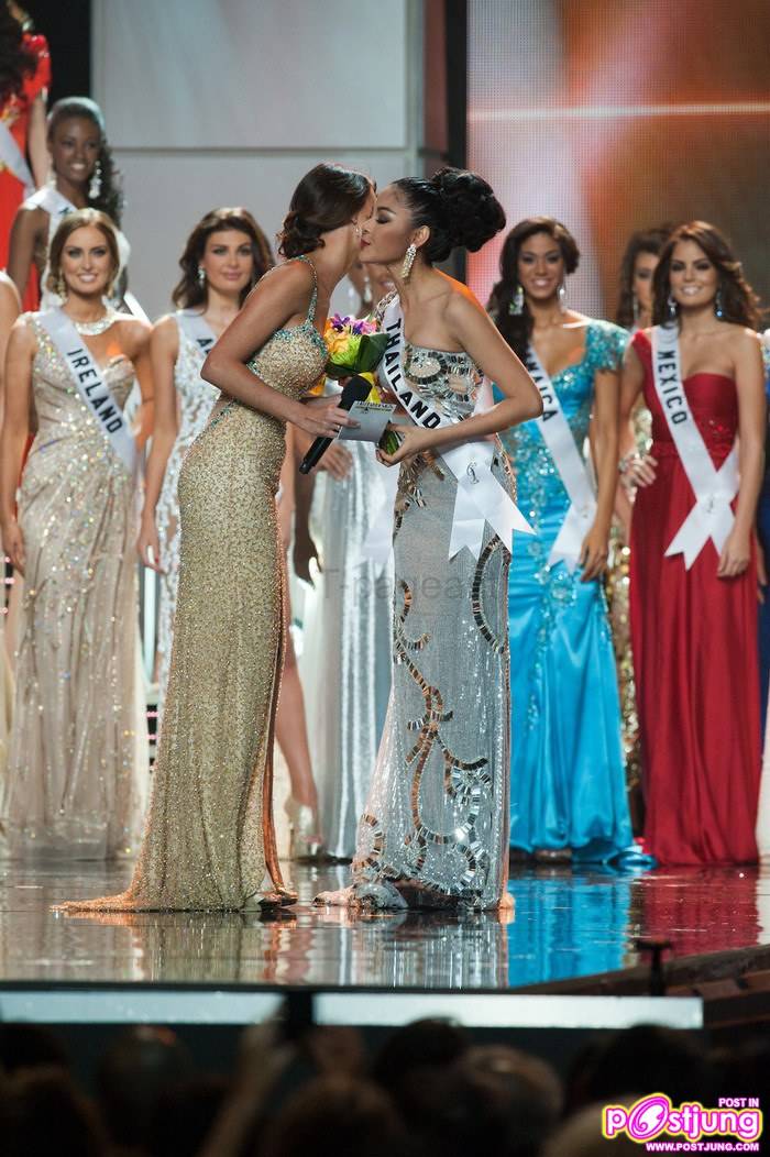 อีกครั้งกับคำว่า " THAILAND " ถึง 2 ครั้ง กับ 2 รางวัลบนเวที MU 2010 Photogenic และ National costume