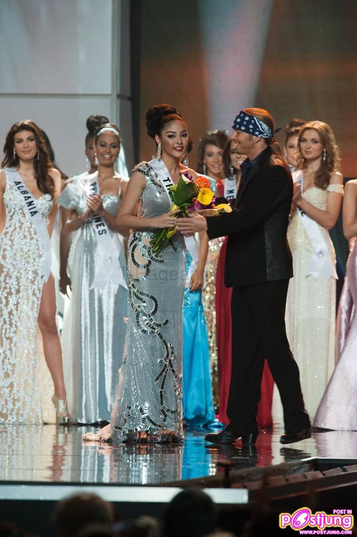 อีกครั้งกับคำว่า " THAILAND " ถึง 2 ครั้ง กับ 2 รางวัลบนเวที MU 2010 Photogenic และ National costume