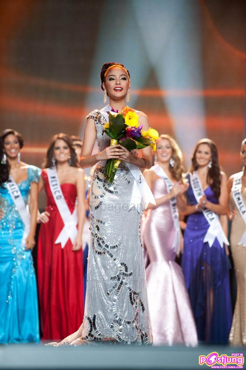 อีกครั้งกับคำว่า " THAILAND " ถึง 2 ครั้ง กับ 2 รางวัลบนเวที MU 2010 Photogenic และ National costume