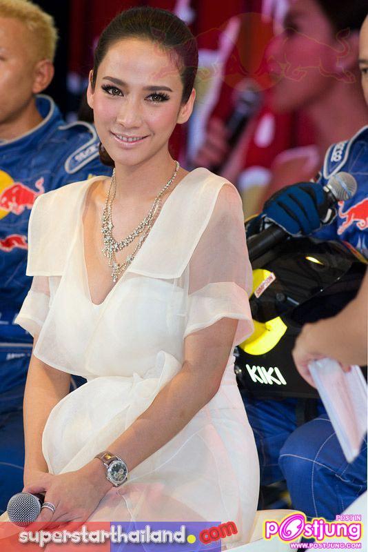 อั้ม พัชราภา งานกระทิงแดงที่ พารากอน