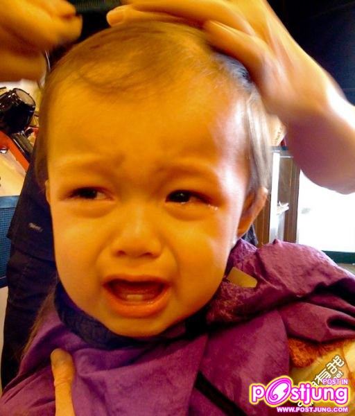 ตอนเด็กๆเวลาโดนจับตัดผมคุณเคยร้องไห้แบบนี้ไหม....???