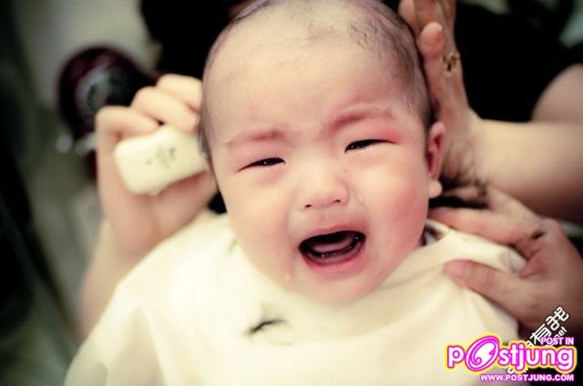 ตอนเด็กๆเวลาโดนจับตัดผมคุณเคยร้องไห้แบบนี้ไหม....???