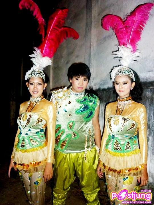 จักรินโชว์เต้น หางเครื่อง และ เปิดงาน  sme  2งานด้วยกัน