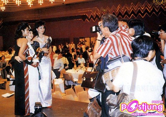 ย้อนรอย ! ภาพ เหตุการณ์นางงามกระชากมงกุฏกันบนเวทีมิสไทยแลนด์เวิลด์ !!!`