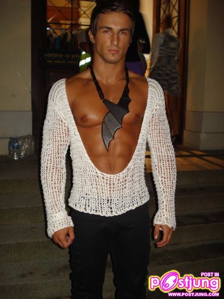 Mr Universe Model 2010 Tarik Kaljanac (Bosnia & Herzegovina)