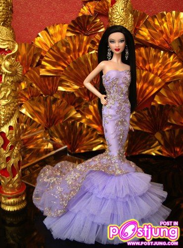 Miss Beauty Doll 2010 ประกวดกันที่ฮ่องกง ตัวแทนสาวไทยคือ นางสาวอภิชญา ไทยพิทักษ์ อายุ 20 ปี