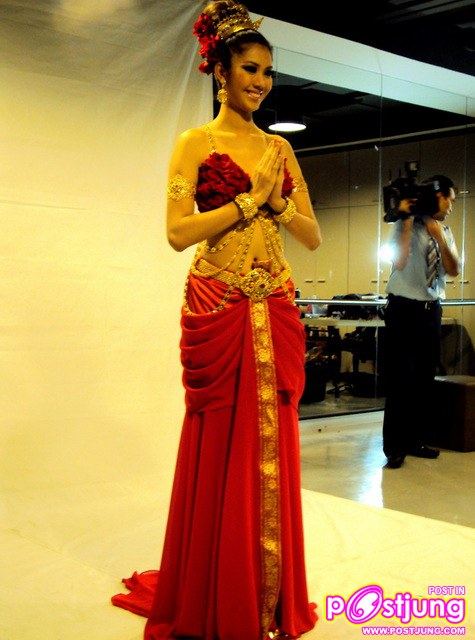 เปิดตัวชุดประจำชาติ แบบไทยจักรีประยุกต์  หนูสิ พร้อม ร่วมชิงมงกุฏ &ldquo;มิสเวิลด์ ๒๐๑๐&rdquo;