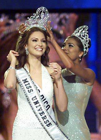 วินาทีแห่งการสวมมงกุฎ Miss Universe 2001 - 2010