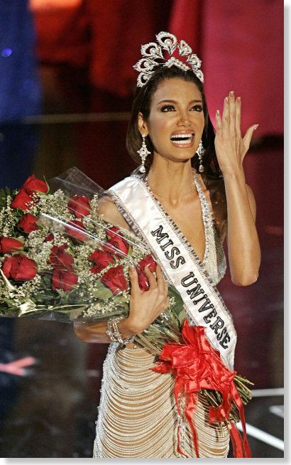 วินาทีแห่งการสวมมงกุฎ Miss Universe 2001 - 2010