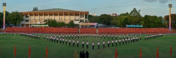 รับน้องประเพณีร้องเพลงประจำมหาวิทยาลัยขอนเเก่น (เชียร์กลาง)