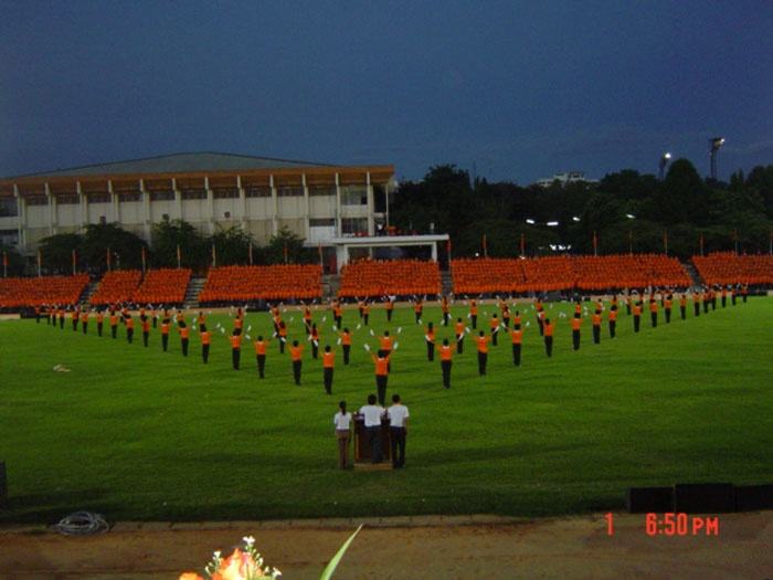 รับน้องประเพณีร้องเพลงประจำมหาวิทยาลัยขอนเเก่น (เชียร์กลาง)