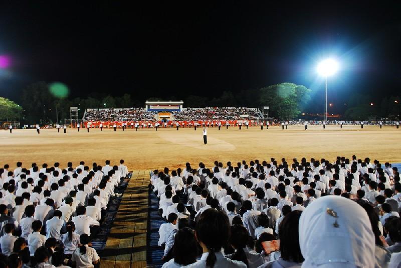 รับน้องประเพณีร้องเพลงประจำมหาวิทยาลัยขอนเเก่น (เชียร์กลาง)