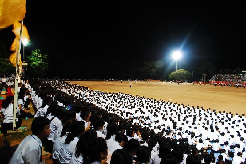 รับน้องประเพณีร้องเพลงประจำมหาวิทยาลัยขอนเเก่น (เชียร์กลาง)