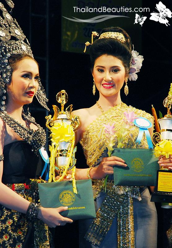 ชุดประจำชาติ หนูสิ mtw น่าจะเลือกชุดแบบนี้ไปใส่แทนชุด....นั้นนะ ที่เวที “มิสเวิลด์ ๒๐๑๐”