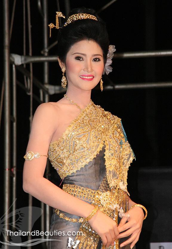ชุดประจำชาติ หนูสิ mtw น่าจะเลือกชุดแบบนี้ไปใส่แทนชุด....นั้นนะ ที่เวที “มิสเวิลด์ ๒๐๑๐”