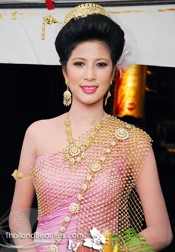 ชุดประจำชาติ หนูสิ mtw น่าจะเลือกชุดแบบนี้ไปใส่แทนชุด....นั้นนะ ที่เวที “มิสเวิลด์ ๒๐๑๐”