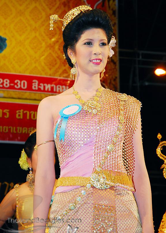 ชุดประจำชาติ หนูสิ mtw น่าจะเลือกชุดแบบนี้ไปใส่แทนชุด....นั้นนะ ที่เวที “มิสเวิลด์ ๒๐๑๐”