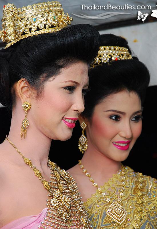 ชุดประจำชาติ หนูสิ mtw น่าจะเลือกชุดแบบนี้ไปใส่แทนชุด....นั้นนะ ที่เวที “มิสเวิลด์ ๒๐๑๐”
