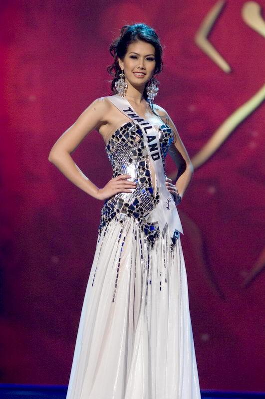 มาดูชุดราตรีที่ใส่พร้อมสายสะพาย Miss Thailand กันว่าพวกเธอสวยขนาดไหน