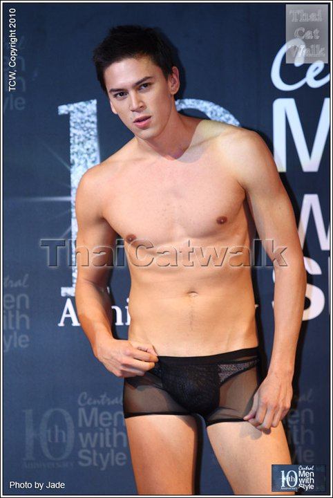 10th anniversal central men Thailand