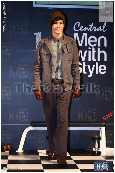 10th anniversal central men Thailand