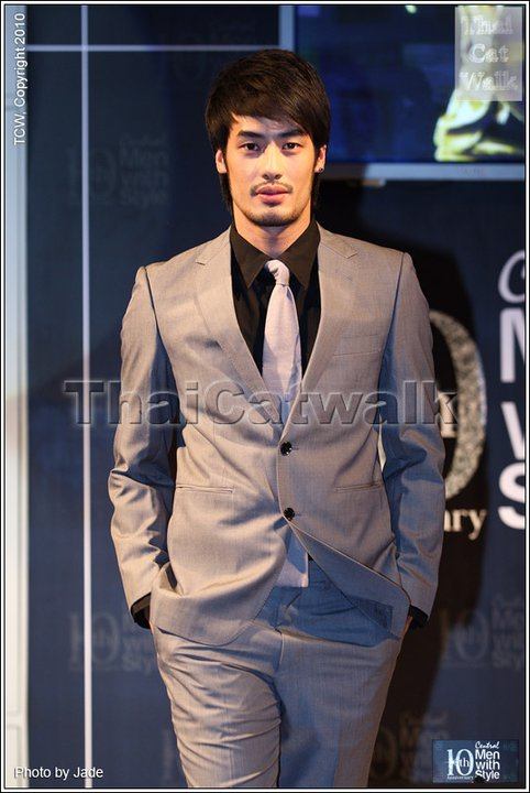 10th anniversal central men Thailand