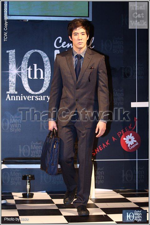 10th anniversal central men Thailand