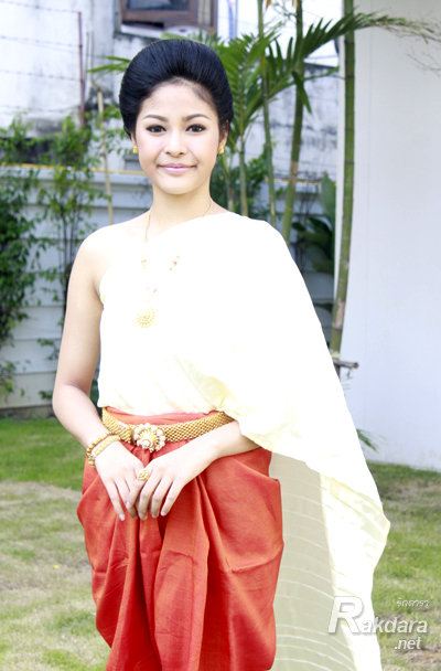 อีกครั้ง รูปฝนทิพย์ @ พิธีบวงสรวงละคร "ทวิภพ" (24 ก.ย.53)