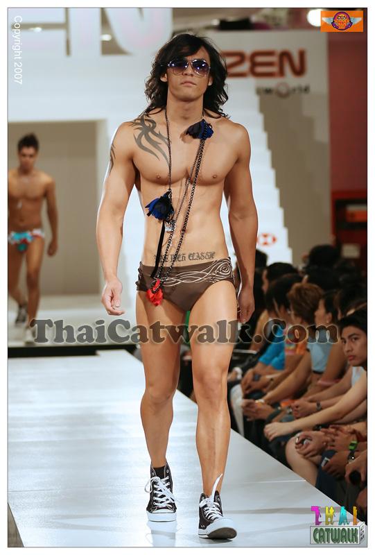 รวมแฟชั่นโชว์ หลายสไตล์จากนายแบบชั้นนำของไทย (ภาพเก่าๆ)