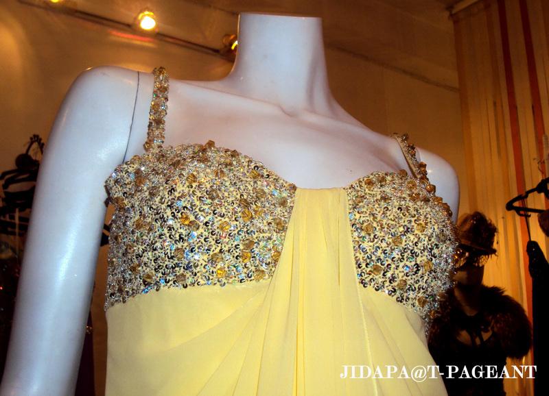 Update...ชุดคอกเทลเดรสส่วนหนึ่งที่ใช้ไปประกวด Miss World 2010 ของ หนูสิ