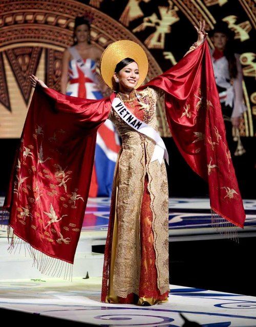 Miss Universe Vietnam 2008 Thuy Lam